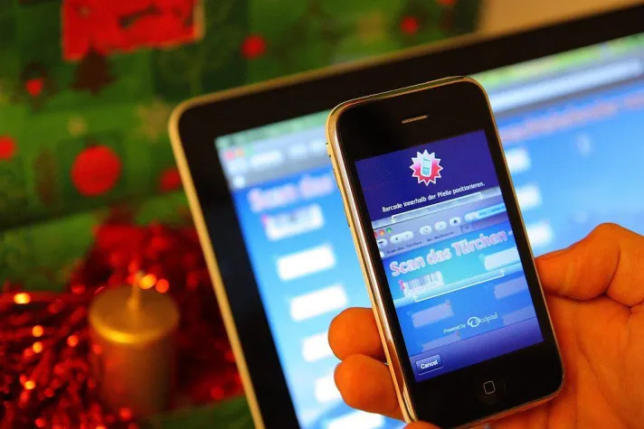 Bild: Adventskalender mit Geschenkideen – Scan-das-Türchen bringt täglich Geschenkideen