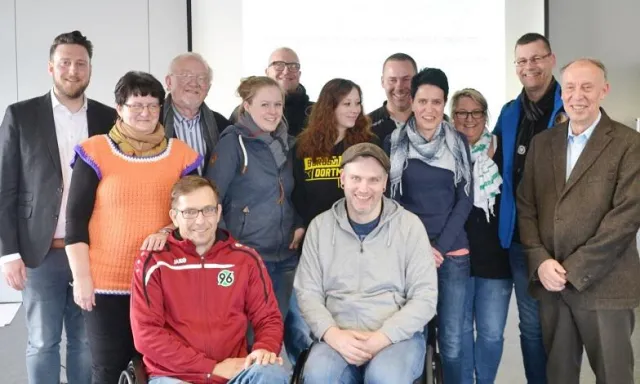 Bild: Fußball-Bundesliga: Prof. Dr. Michael Nagy macht Behinderten-Fanbeauftragte der DFL fit für die Zukunft