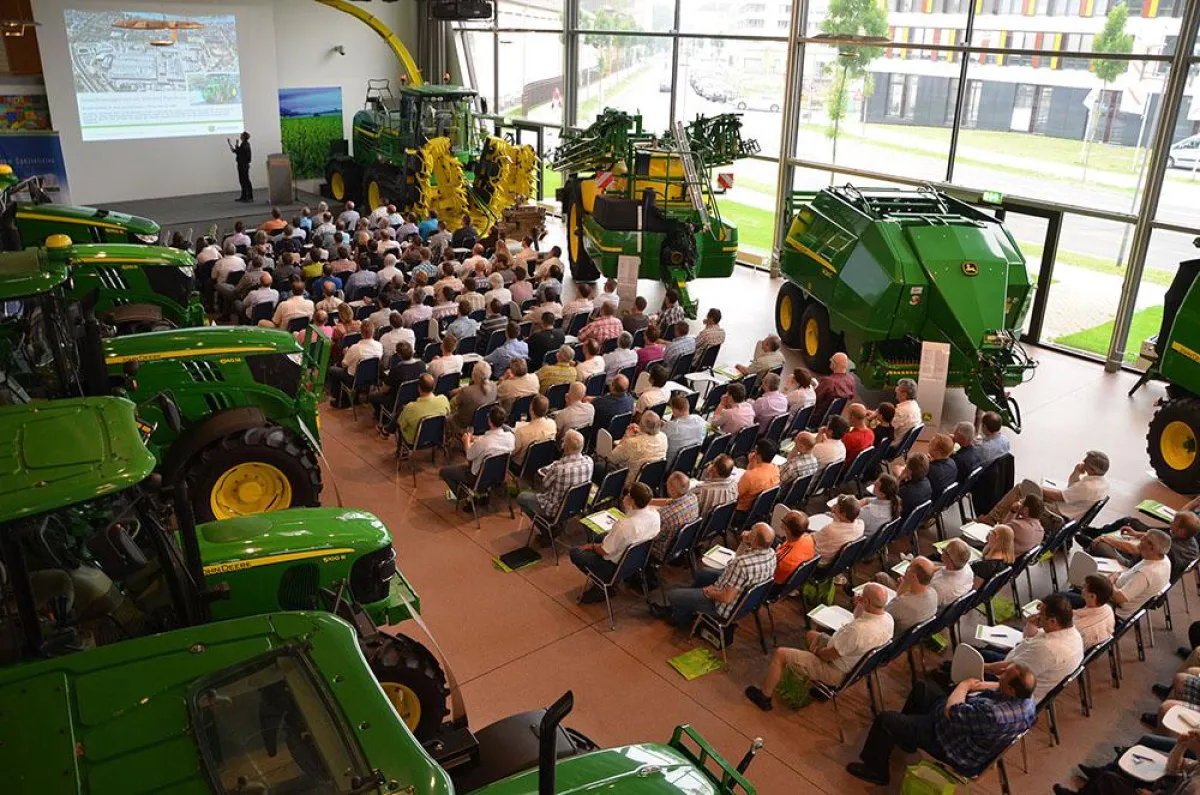 DENIOS-Gefahrstofftag bei John Deere in Mannheim