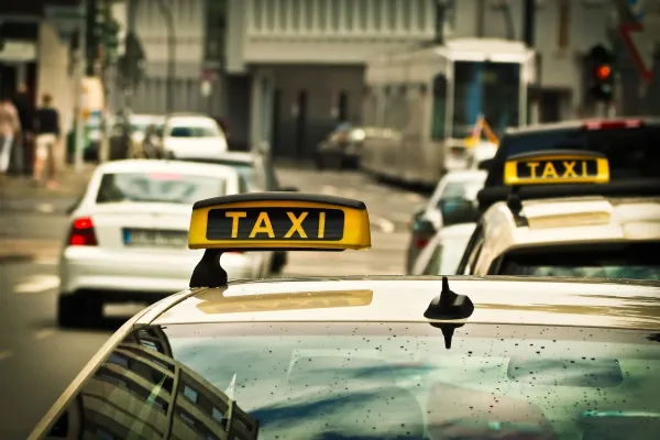 Bild: Warum Taxis und Flughafentransfers eine umweltfreundliche Option sein können