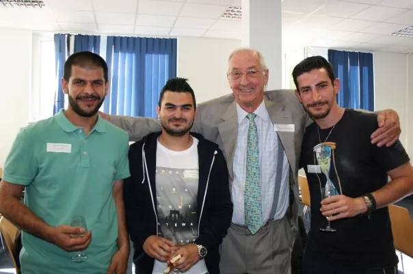 Bild: Mannheimer Management-Hochschule macht acht Studierende mit Deutschland-Stipendien glücklich