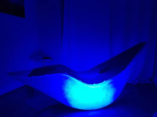 Zum Entspannen ins All - mit der Klangliege AlphaSphere im Zentrum für Lebensbalance "IM EINKLANG" in Leipzig Bild: Zum Entspannen ins All - mit der Klangliege AlphaSphere im Zentrum für Lebensbalance "IM EINKLANG" in Leipzig