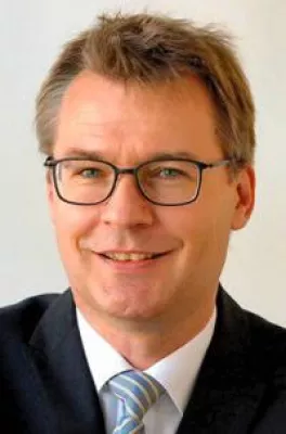 Bild: Schiele geht, Dr. Lahl kommt - Wechsel an der Spitze der Liebenauer Altenhilfe