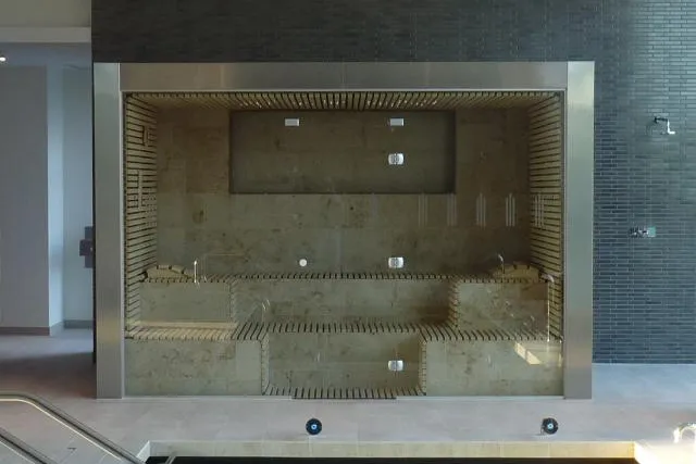 Bild: Sauna mit Glasfront