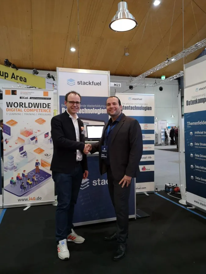 Kooperation Innovationszentrum Industrie 4.0 und StackFuel