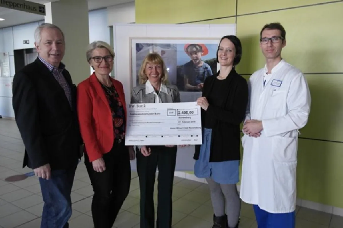 Der Inner Wheel Club Ravensburg spendete 2.400 Euro für die Kindernachsorge im Landkreis Ravensburg