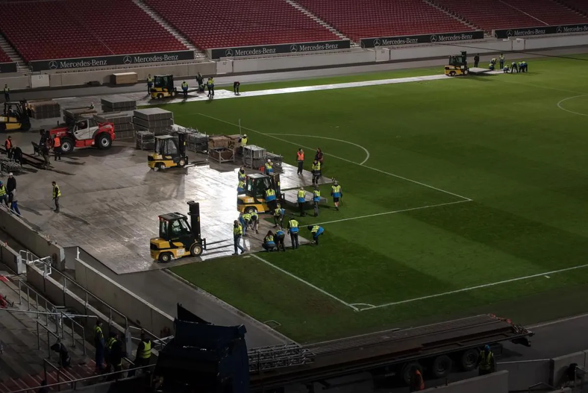Arena Panels Aufbau Mercedes-Benz Arena