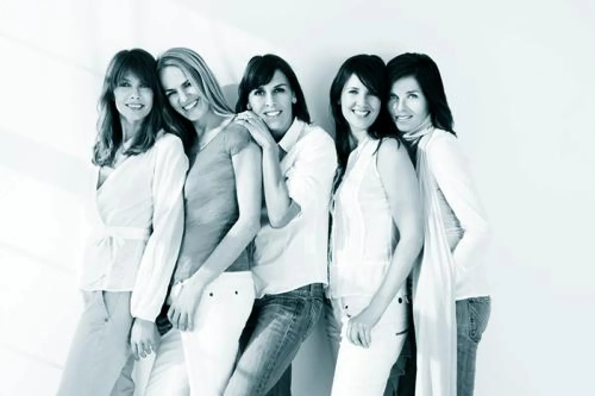 Die bellybutton Partnerinnen: Ursula Karven, Astrid Schulte, Annette Bode, Dana Schweiger und Katja Emcke