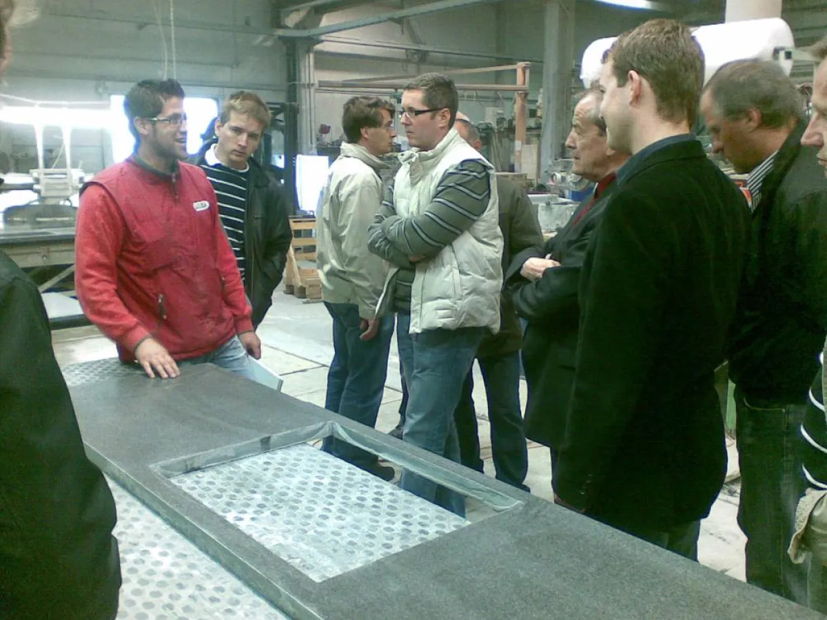 Werksbescihtigung der MHC Tischler bei Strasser