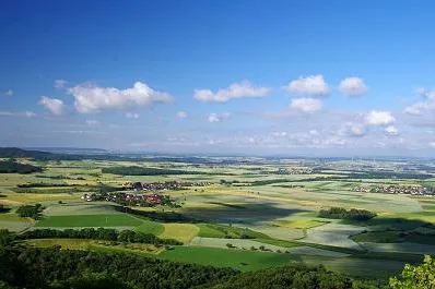 Bild: Der Steigerwald Panoramaweg: In neun Etappen von der Kurstadt Bad Windsheim zum Weltkulturerbe Bamberg