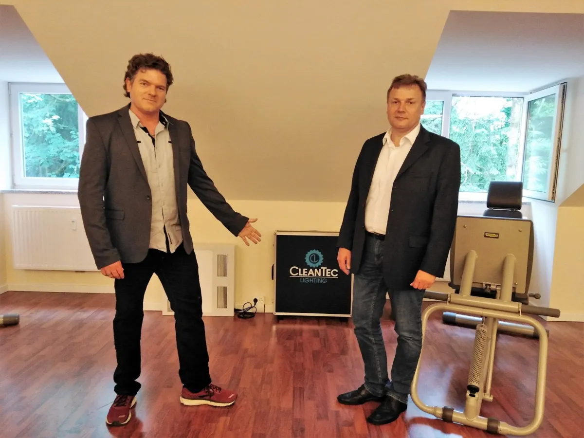 Erich Siebein beim Erfahrungsaustausch mit Daniel Reising, Inhaber der Fitness Suite in Feldafing.