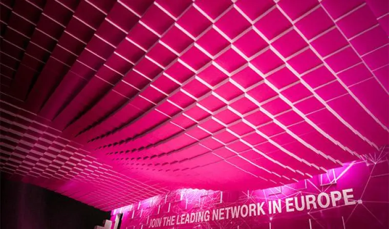 Bild: KMS BLACKSPACE setzt erstmals den Messestand der Deutschen Telekom auf dem »Mobile World Congress 2015« um