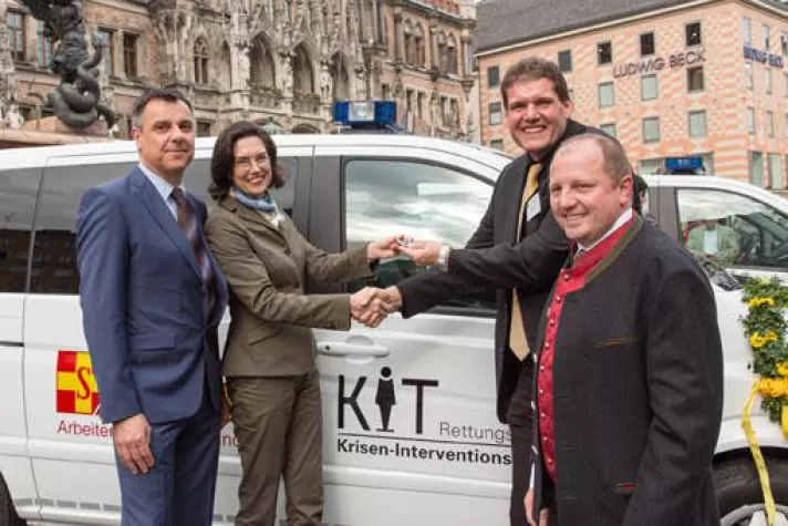 Großzügige Unterstützung für das KIT-München Bild: Großzügige Unterstützung für das KIT-München