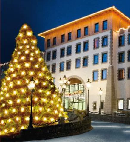 Bild: Das Heide Park Resort unterm Tannenbaum