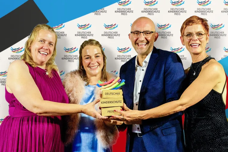 Bild: Deutscher Kinderschutzpreis in Gedenken an Anna Pallas und Reinhard Gesse an theaterpädagogische werkstatt