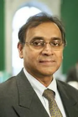 Bild: Erfahrener Diplomat und ehemaliger UN-Abrüstungsexperte, Jayantha Dhanapala, unterstützt BIMUN/SINUB e.V.