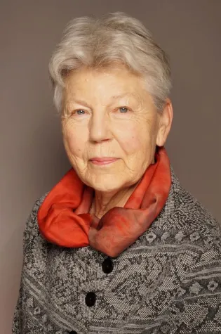 Verleihung des Brüder Grimm-Preises 2017 an Prof. Dr. Dr. h.c. Heide Wunder Bild: Verleihung des Brüder Grimm-Preises 2017 an Prof. Dr. Dr. h.c. Heide Wunder