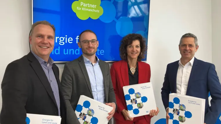HanseWerk: SH Netz-Tochter NordNetz schließt mit Stadt Schenefeld neue Konzessionsverträge für Strom und Gas Bild: HanseWerk: SH Netz-Tochter NordNetz schließt mit Stadt Schenefeld neue Konzessionsverträge für Strom und Gas
