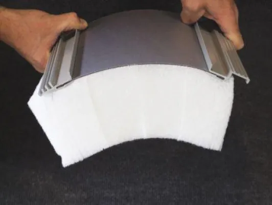 Bild: Weltneuheit - Stehende Polyesterfaser-Vliesisolierung für TiSUN Speicher