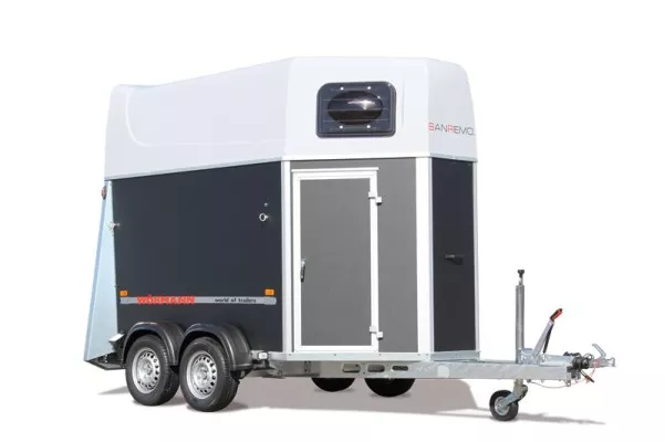 Der neue Wörmann Pferdeanhänger SANREMO: Einsteigermodell mit Luxusausstattung Bild: Der neue Wörmann Pferdeanhänger SANREMO: Einsteigermodell mit Luxusausstattung