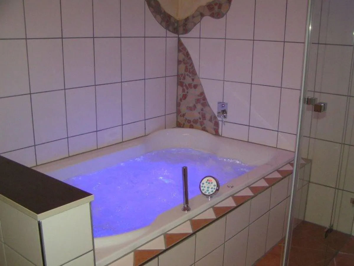 Individueller Whirlpool für zwei Personen.