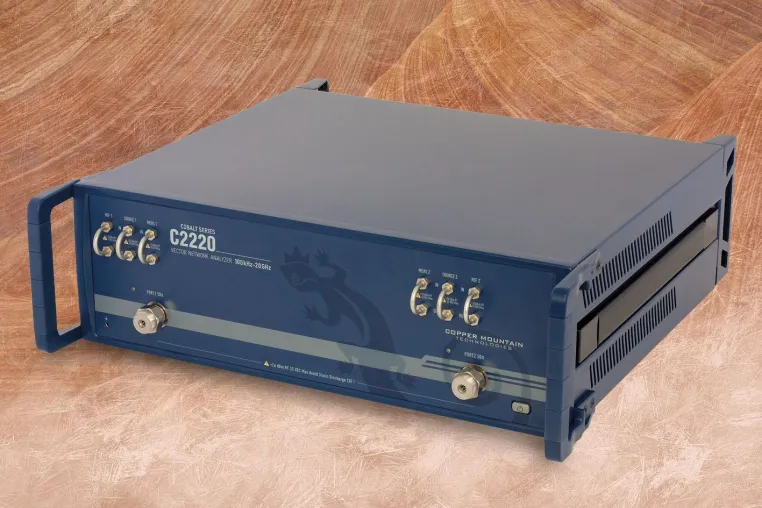 Bild: Neu im Sortiment - Vektorielle Netzwerkanalysatoren von Copper Mountain Technologies