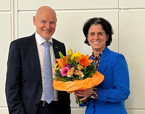 Dr. Andrea Fischer aus dem Bundesforschungsministerium zur neuen GSI-Aufsichtsratsvorsitzenden gewählt Bild: Dr. Andrea Fischer aus dem Bundesforschungsministerium zur neuen GSI-Aufsichtsratsvorsitzenden gewählt