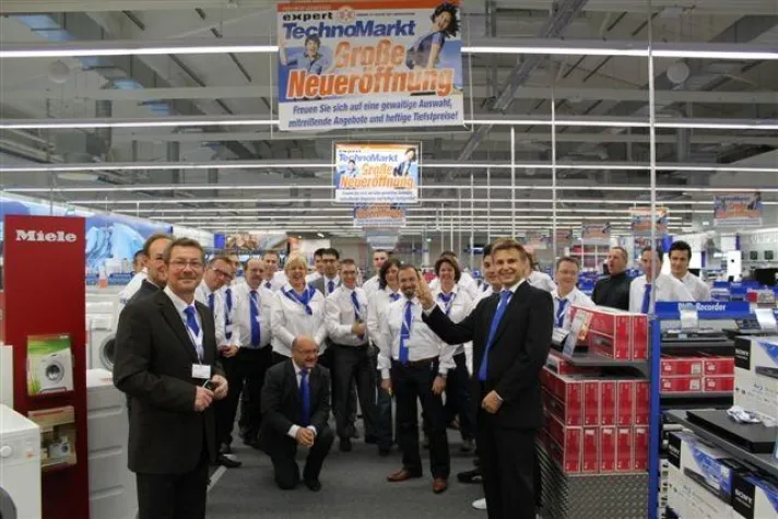 Bild: Neueröffnung des expert TechnoMarkt in Rosenheim