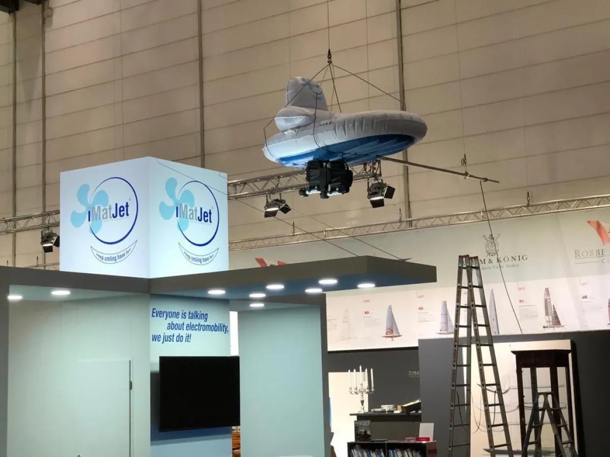 Messebauer Lug 2 baut den Messestand für den iMatJet® auf der boot 2020 in Düsseldorf