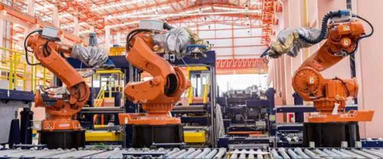 Erste vollautomatische Kennzeichenproduktion der Welt Bild: Erste vollautomatische Kennzeichenproduktion der Welt