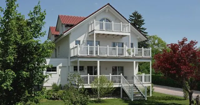 Bild: Ökohaus in amerikanischer Holzbauarchitektur