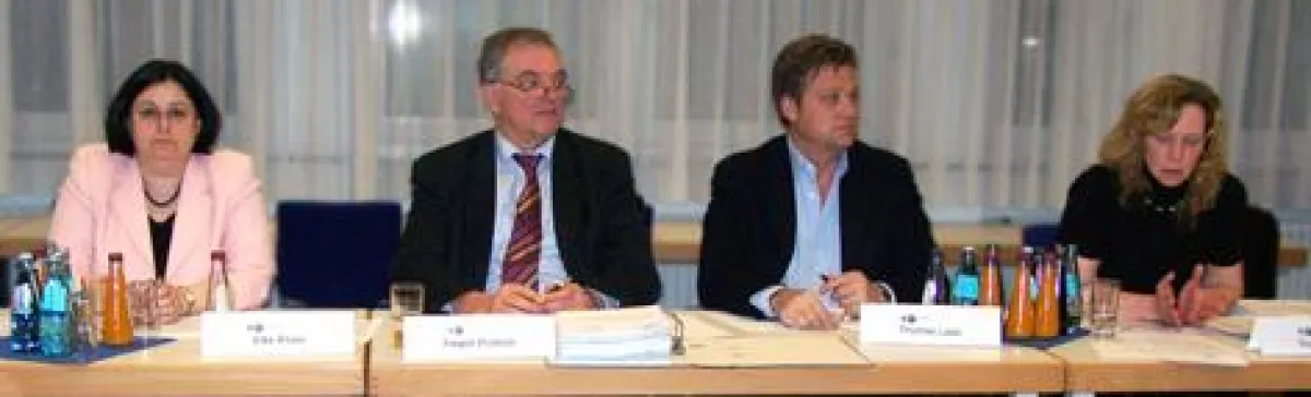 Elke Ehlen, Ausschussvorsitzender Hagen Puttrich, Thomas Lupp, Gudrun Haas vom Verein Oberhessen (v.l.n.r.)