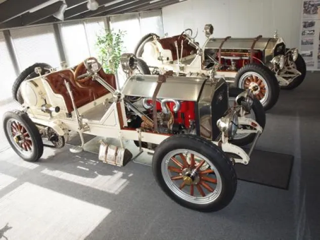 Bild: Historische Hubraumgiganten