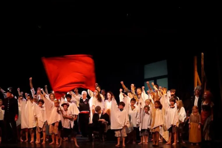 Die Jungen Chöre München „können“ auch Musical: „Les Misérables“ am 7. Oktober Bild: Die Jungen Chöre München „können“ auch Musical: „Les Misérables“ am 7. Oktober