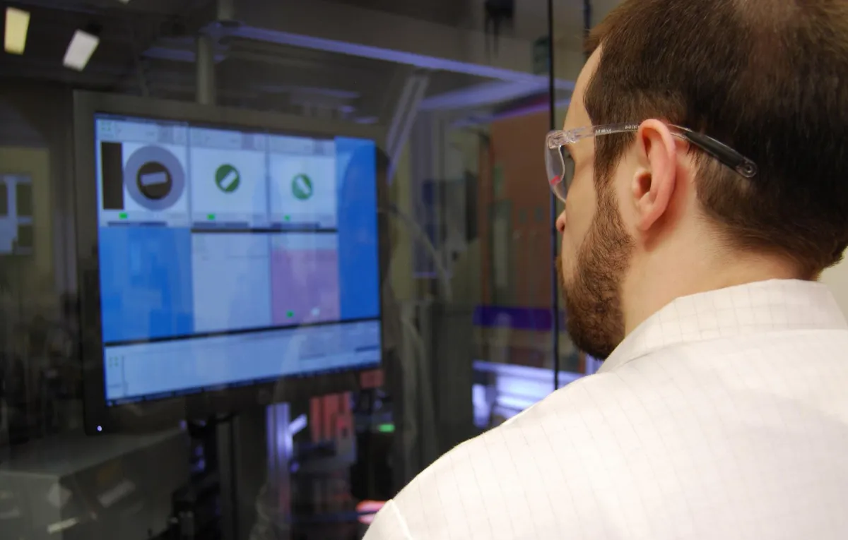 Durch das AOI-System wird die Qualitätsprüfung der fotochemisch geätzten Teile weiter optimiert.