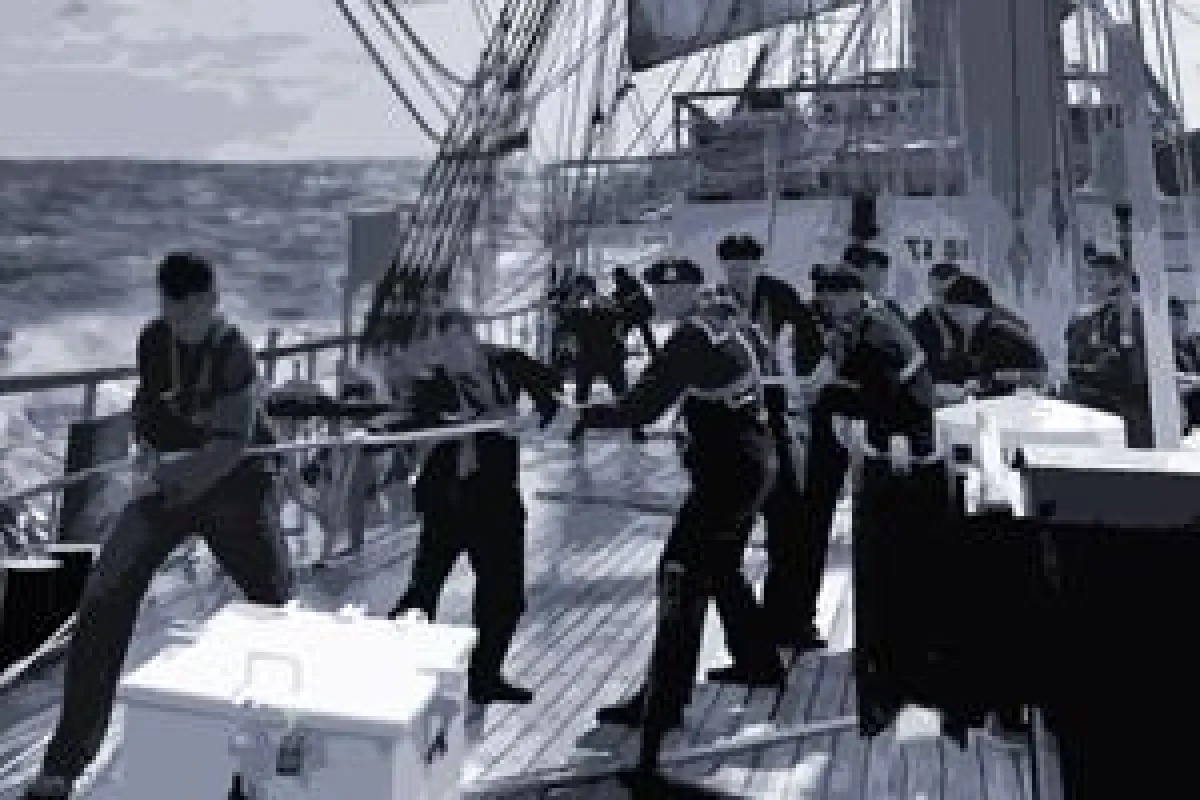 Mitarbeiter im Boot halten