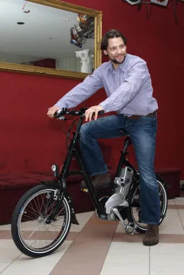 Mit Susi Erdmann und Patrick Bach in den Fahrradfrühling Bild: Mit Susi Erdmann und Patrick Bach in den Fahrradfrühling