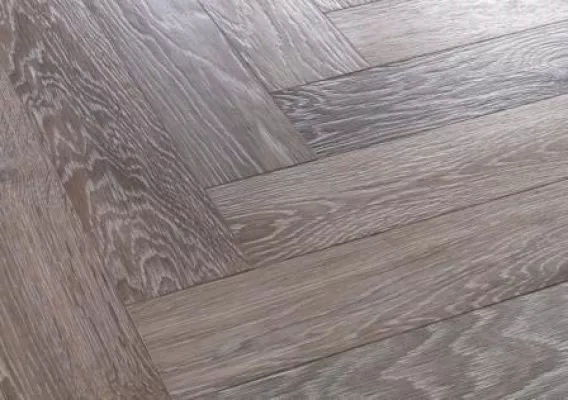 Perfekter Auftritt in öffentlichen Räumen: Schotten & Hansen Zweischicht-Parkett Bild: Perfekter Auftritt in öffentlichen Räumen: Schotten & Hansen Zweischicht-Parkett