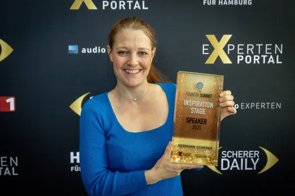 Bild: Weltrekord auf dem Founder Summit – und Anna Harrison mitten im Sturm der Worte