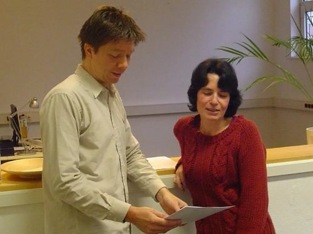 Dirk Henkenius (li) und Germaine Adelt beraten über E-Book-Preisempfehlungen