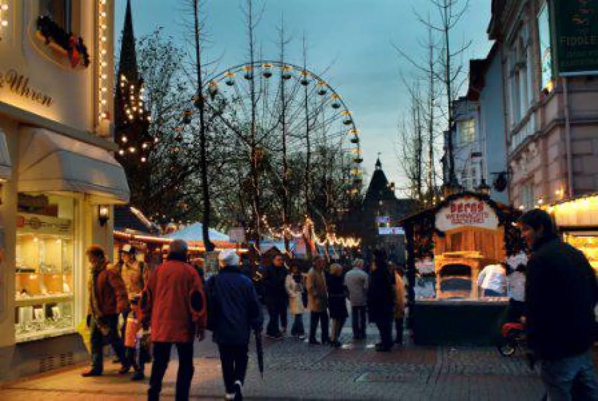 Wer einen stimmungsvollen Weihnachtsmarkt sucht, ist in Moers genau an der richtigen Adresse.