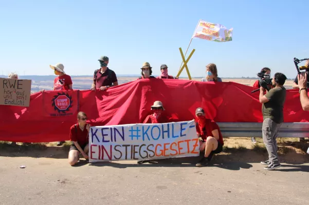 Parents for Future Germany reicht Beschwerde über Kohleausstiegsgesetz bei EU-Kommission ein Bild: Parents for Future Germany reicht Beschwerde über Kohleausstiegsgesetz bei EU-Kommission ein