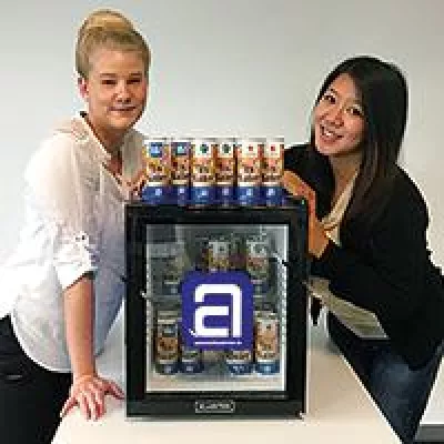 Bild: Kühlschränke und Erfrischungsgetränke für das Sommergeschäft der TK-World Partner