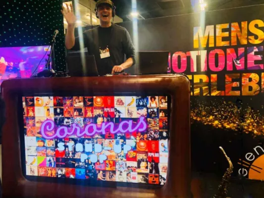 Bild: DJ+ Livekünstler mit Wunsch-App kontaktlos mit De Coronas erleben