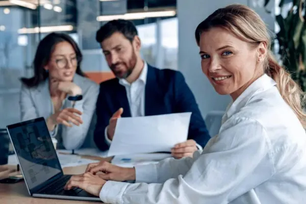 Bild: Beglaubigte Dokumentenübersetzungen und professionelle Dokumentenübersetzungen