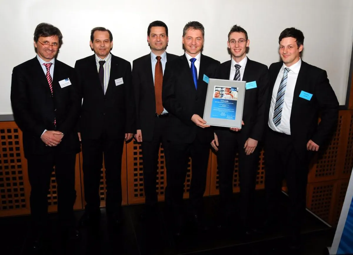 Dr. Dietrich Gottwald; NUK, Bernd Nürnberger; Kreissparkasse Köln mit dem COUPIES  Team Thomas Engel, Frank Schleimer, Felix Schul und Felix Gillen (v.l.)(Foto: NUK)