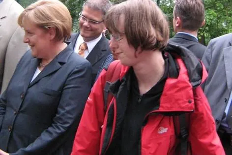 Bundeskanzlerin Merkel trifft YAT-Reisen Bild: Bundeskanzlerin Merkel trifft YAT-Reisen