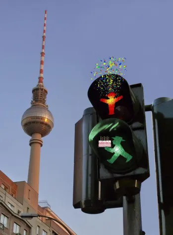 Ost-Ampelmännchen feiern ihren 56. Geburtstag Bild: Ost-Ampelmännchen feiern ihren 56. Geburtstag