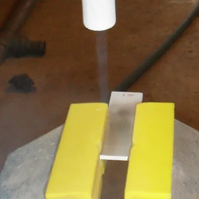 Bild: Trockeneisstrahlen - HTCW kooperiert mit Universitäten