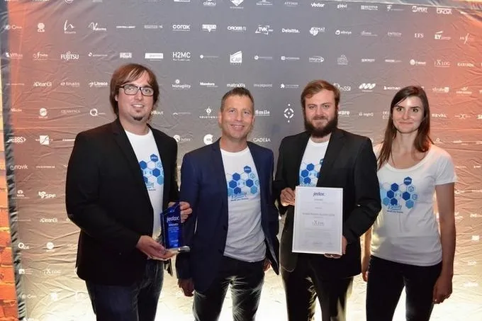 iXLOG Unternehmensberatung GmbH gewinnt “2016 Solution Partner of the Year Germany Award” Bild: iXLOG Unternehmensberatung GmbH gewinnt “2016 Solution Partner of the Year Germany Award”